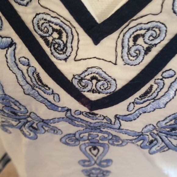 lightweight 100% cotton blouse with embroidery - Picture 2 of 5